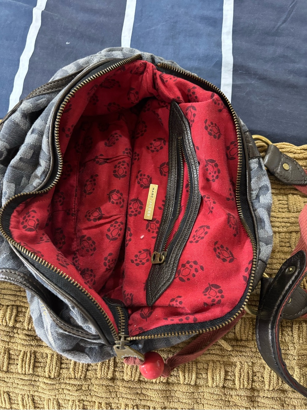 Marc Jacob’s denim bag-Pattern Women’s Shoulder Bag with Red Straps - Picture 7 of 8